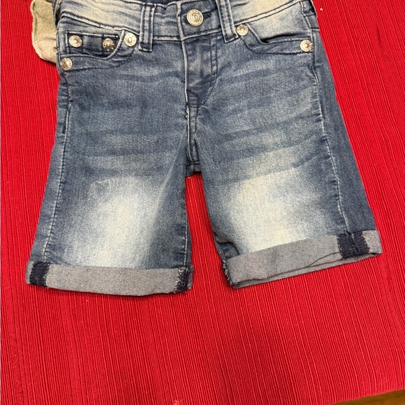 True Religion - Picture 2 of 4